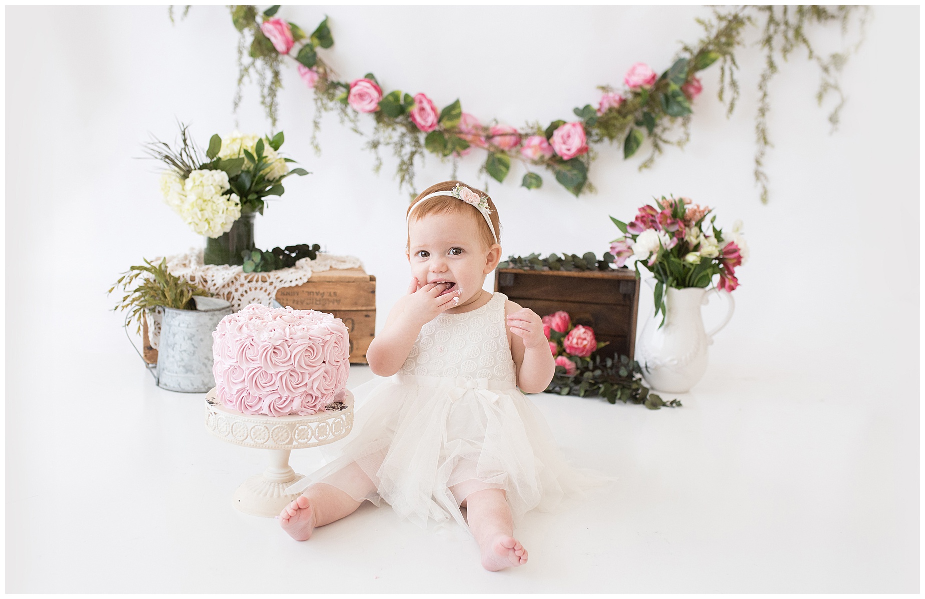 Elin | 12 months | Cake Smash